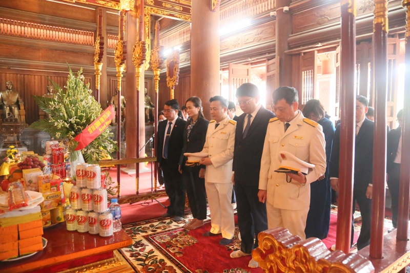 Dâng hương kỷ niệm 117 năm Ngày sinh Thủ tướng Phạm Văn Đồng